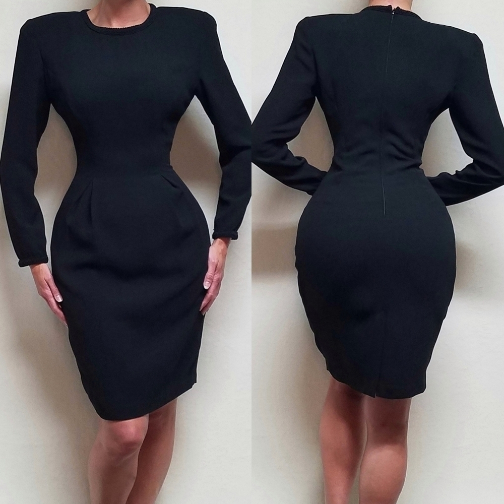 Vintage 80s Chaus Black Crepe Woven Trim Shoulder Pad Long Sleeve Sheath Dress M